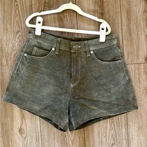 BLANK NYC OLIVE SUEDE SHORT